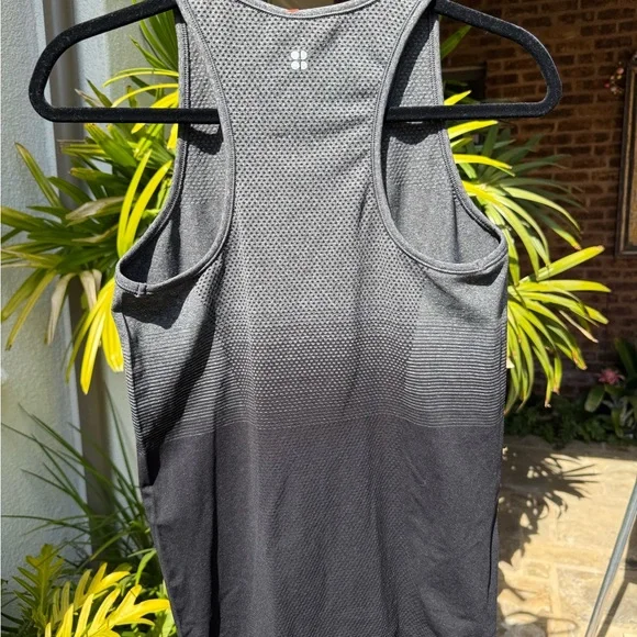 Sweaty Betty,London Gray and Black Ombre racer back Tank Top - Picture 4 of 8